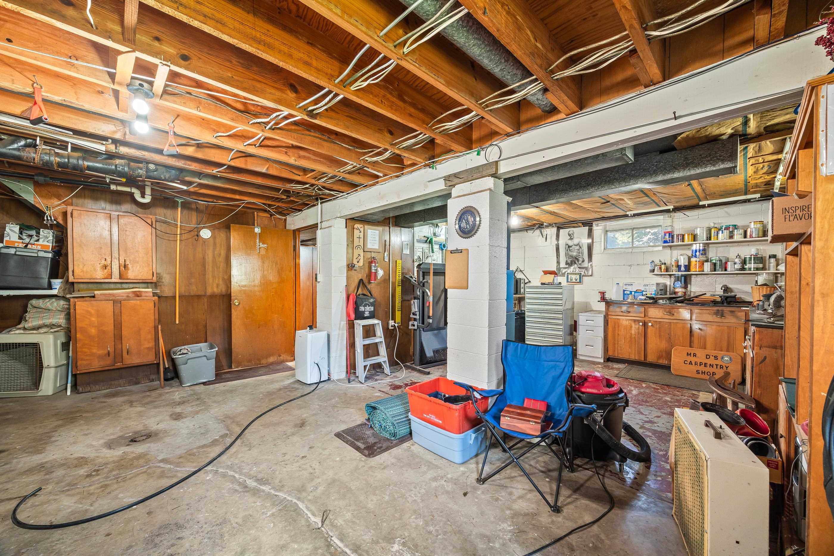 208 TUXEDO RD, STAUNTON, Virginia 24401, 3 Bedrooms Bedrooms, ,1 BathroomBathrooms,Residential,Brick ranch with a sunroom, fenced yard, and full ,208 TUXEDO RD,677477 MLS # 677477 208 TUXEDO RD, STAUNTON, Virginia 24401, 3 Bedrooms Bedrooms, ,1 BathroomBathrooms,Residential,Brick ranch with a sunroom, fenced yard, and full ,208 TUXEDO RD,677477 MLS # 677477