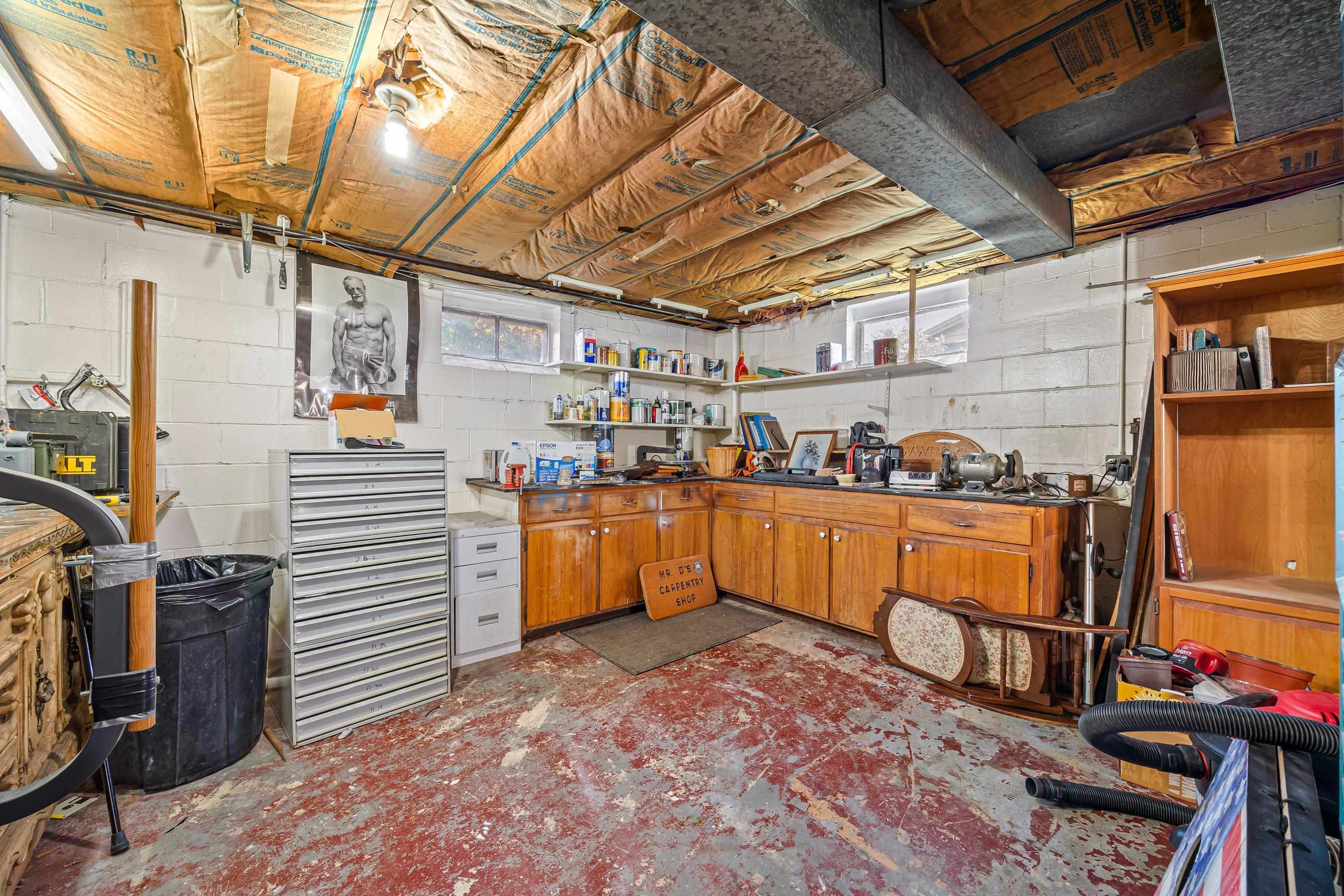 208 TUXEDO RD, STAUNTON, Virginia 24401, 3 Bedrooms Bedrooms, ,1 BathroomBathrooms,Residential,Brick ranch with a sunroom, fenced yard, and full ,208 TUXEDO RD,677477 MLS # 677477 208 TUXEDO RD, STAUNTON, Virginia 24401, 3 Bedrooms Bedrooms, ,1 BathroomBathrooms,Residential,Brick ranch with a sunroom, fenced yard, and full ,208 TUXEDO RD,677477 MLS # 677477