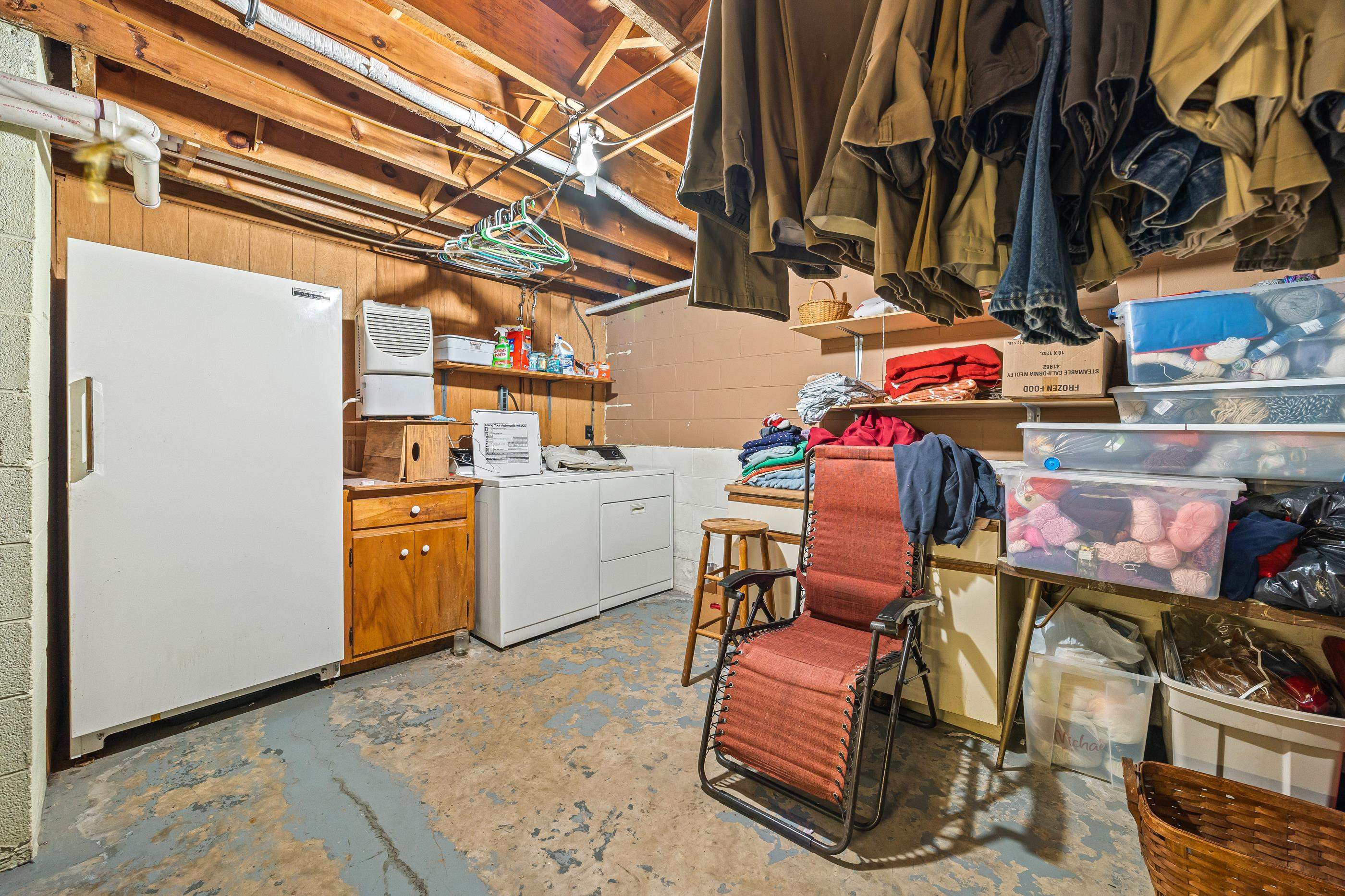 208 TUXEDO RD, STAUNTON, Virginia 24401, 3 Bedrooms Bedrooms, ,1 BathroomBathrooms,Residential,Brick ranch with a sunroom, fenced yard, and full ,208 TUXEDO RD,677477 MLS # 677477 208 TUXEDO RD, STAUNTON, Virginia 24401, 3 Bedrooms Bedrooms, ,1 BathroomBathrooms,Residential,Brick ranch with a sunroom, fenced yard, and full ,208 TUXEDO RD,677477 MLS # 677477