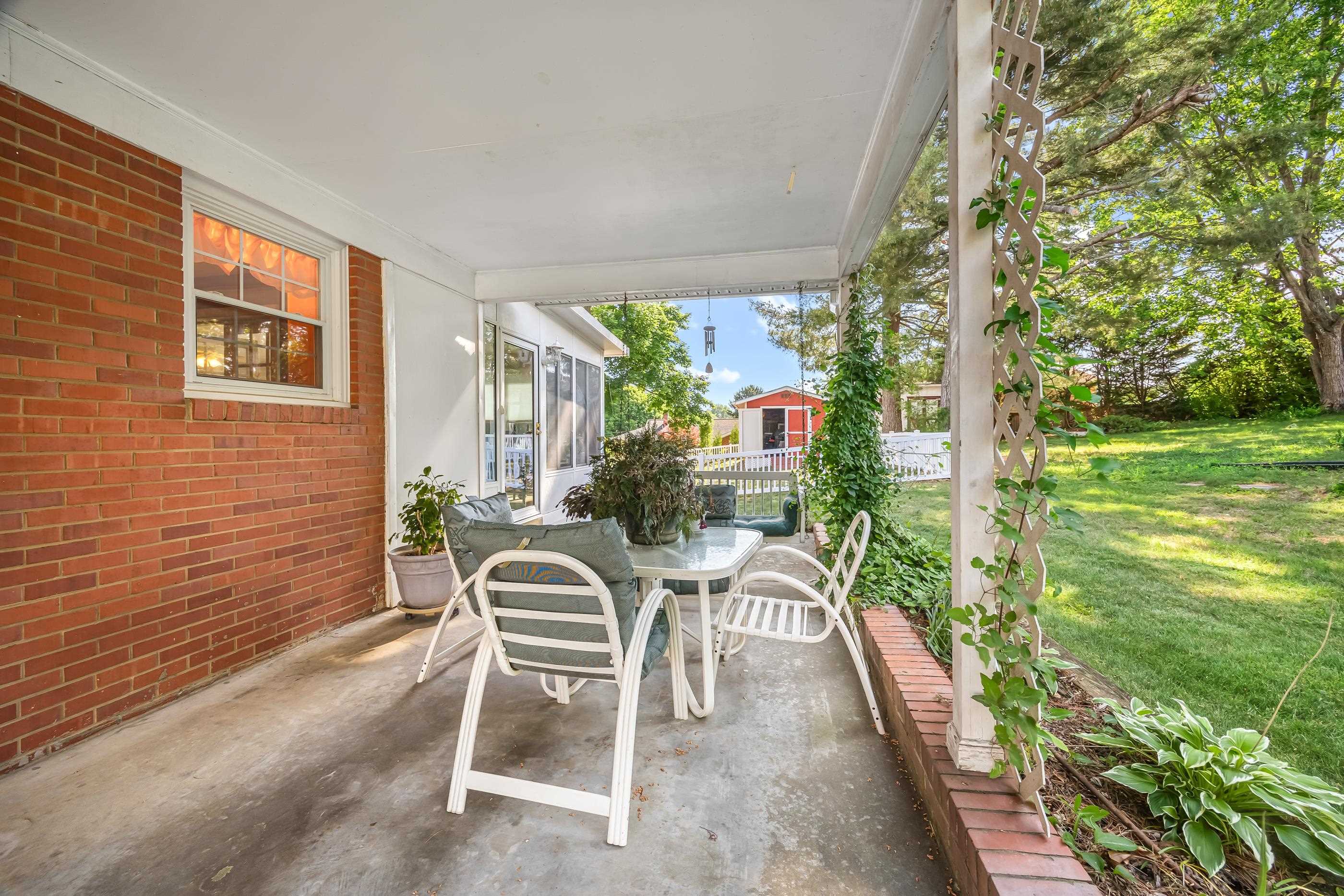 208 TUXEDO RD, STAUNTON, Virginia 24401, 3 Bedrooms Bedrooms, ,1 BathroomBathrooms,Residential,Brick ranch with a sunroom, fenced yard, and full ,208 TUXEDO RD,677477 MLS # 677477 208 TUXEDO RD, STAUNTON, Virginia 24401, 3 Bedrooms Bedrooms, ,1 BathroomBathrooms,Residential,Brick ranch with a sunroom, fenced yard, and full ,208 TUXEDO RD,677477 MLS # 677477