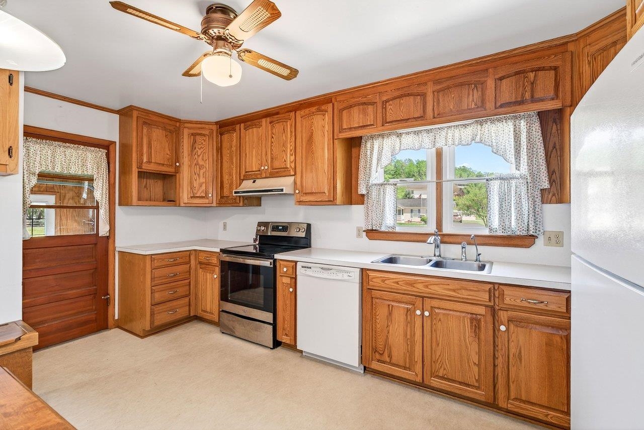 310 DRY RIVER RD, BRIDGEWATER, Virginia 22812, 3 Bedrooms Bedrooms, ,1 BathroomBathrooms,Residential,310 DRY RIVER RD,677478 MLS # 677478 310 DRY RIVER RD, BRIDGEWATER, Virginia 22812, 3 Bedrooms Bedrooms, ,1 BathroomBathrooms,Residential,310 DRY RIVER RD,677478 MLS # 677478