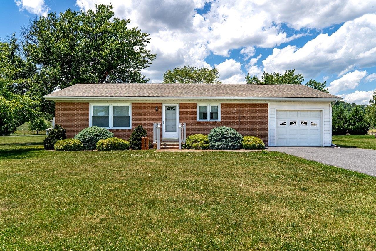 310 DRY RIVER RD, BRIDGEWATER, Virginia 22812, 3 Bedrooms Bedrooms, ,1 BathroomBathrooms,Residential,310 DRY RIVER RD,677478 MLS # 677478 310 DRY RIVER RD, BRIDGEWATER, Virginia 22812, 3 Bedrooms Bedrooms, ,1 BathroomBathrooms,Residential,310 DRY RIVER RD,677478 MLS # 677478