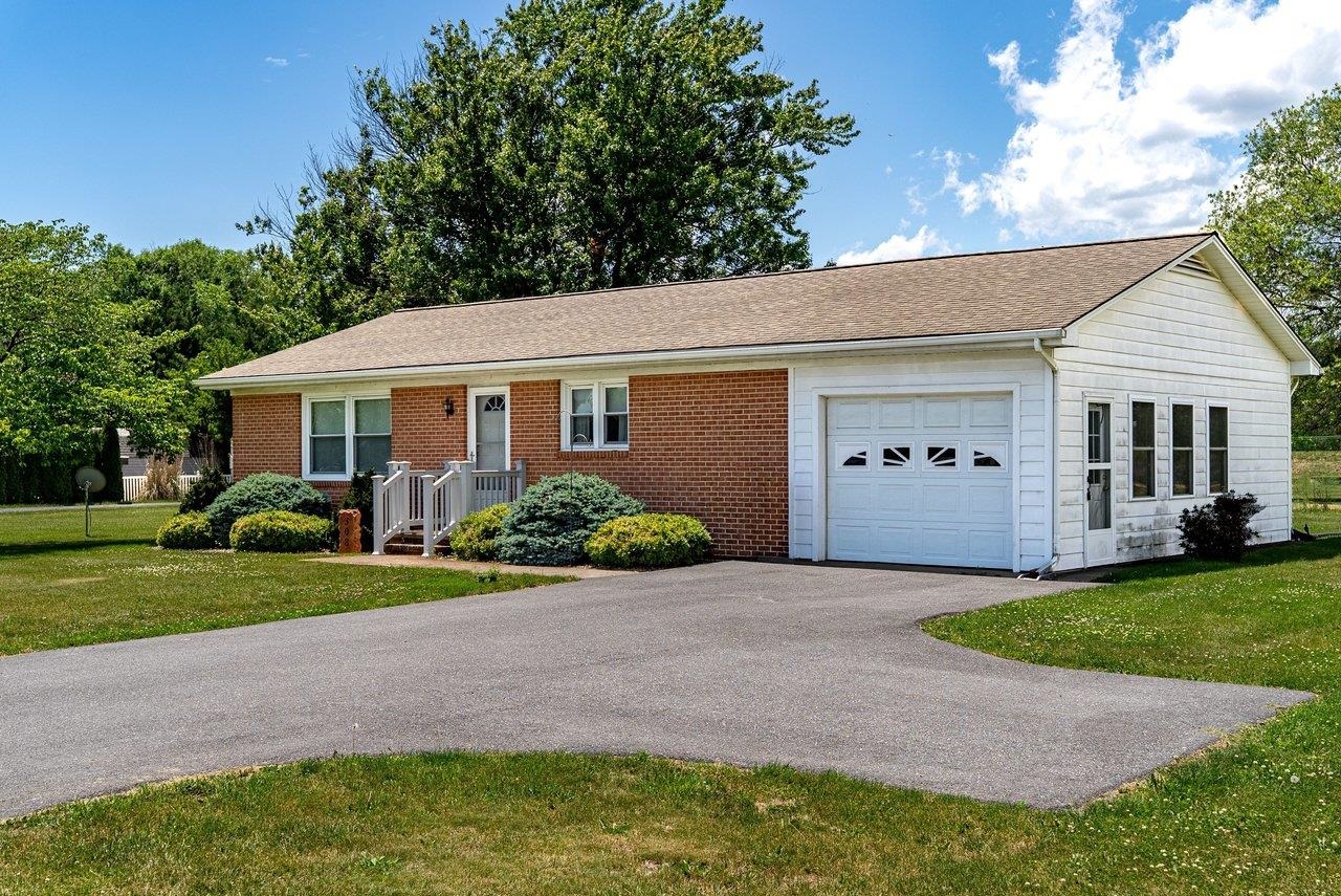 310 DRY RIVER RD, BRIDGEWATER, Virginia 22812, 3 Bedrooms Bedrooms, ,1 BathroomBathrooms,Residential,310 DRY RIVER RD,677478 MLS # 677478 310 DRY RIVER RD, BRIDGEWATER, Virginia 22812, 3 Bedrooms Bedrooms, ,1 BathroomBathrooms,Residential,310 DRY RIVER RD,677478 MLS # 677478