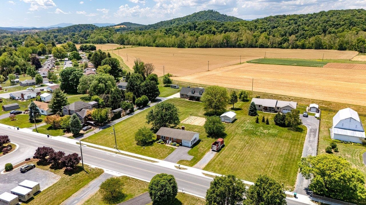 310 DRY RIVER RD, BRIDGEWATER, Virginia 22812, 3 Bedrooms Bedrooms, ,1 BathroomBathrooms,Residential,310 DRY RIVER RD,677478 MLS # 677478 310 DRY RIVER RD, BRIDGEWATER, Virginia 22812, 3 Bedrooms Bedrooms, ,1 BathroomBathrooms,Residential,310 DRY RIVER RD,677478 MLS # 677478