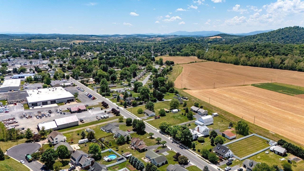 310 DRY RIVER RD, BRIDGEWATER, Virginia 22812, 3 Bedrooms Bedrooms, ,1 BathroomBathrooms,Residential,310 DRY RIVER RD,677478 MLS # 677478 310 DRY RIVER RD, BRIDGEWATER, Virginia 22812, 3 Bedrooms Bedrooms, ,1 BathroomBathrooms,Residential,310 DRY RIVER RD,677478 MLS # 677478