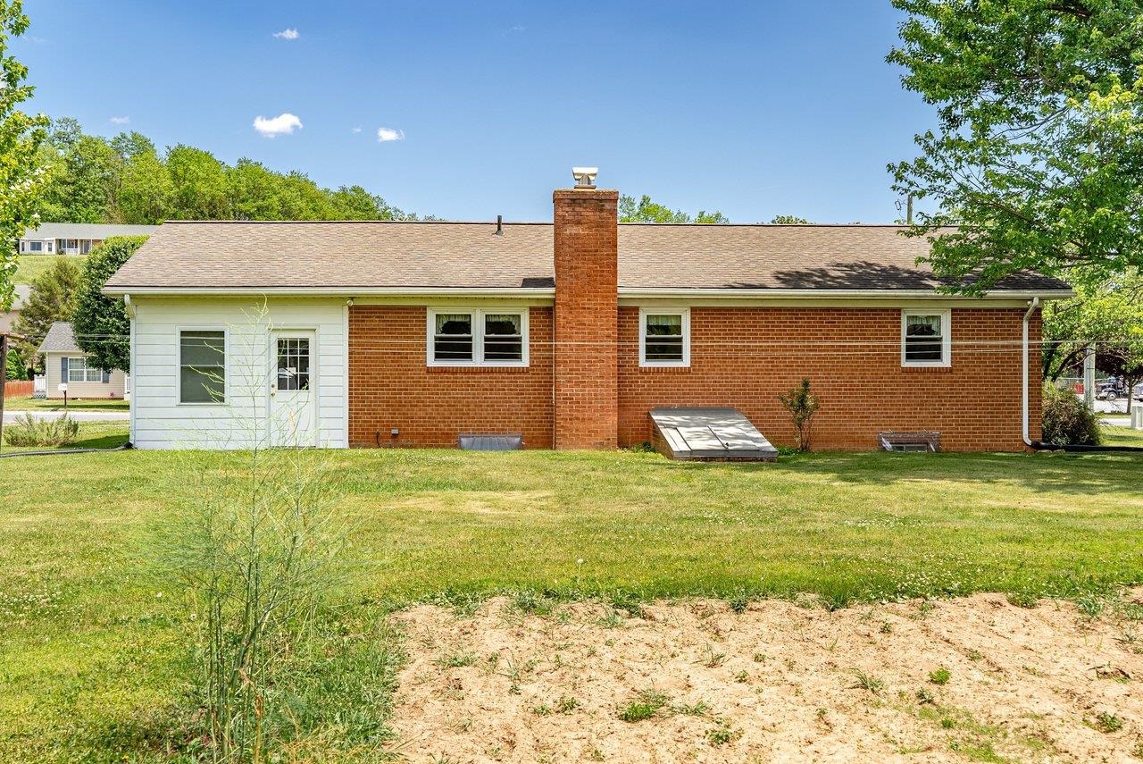 310 DRY RIVER RD, BRIDGEWATER, Virginia 22812, 3 Bedrooms Bedrooms, ,1 BathroomBathrooms,Residential,310 DRY RIVER RD,677478 MLS # 677478 310 DRY RIVER RD, BRIDGEWATER, Virginia 22812, 3 Bedrooms Bedrooms, ,1 BathroomBathrooms,Residential,310 DRY RIVER RD,677478 MLS # 677478