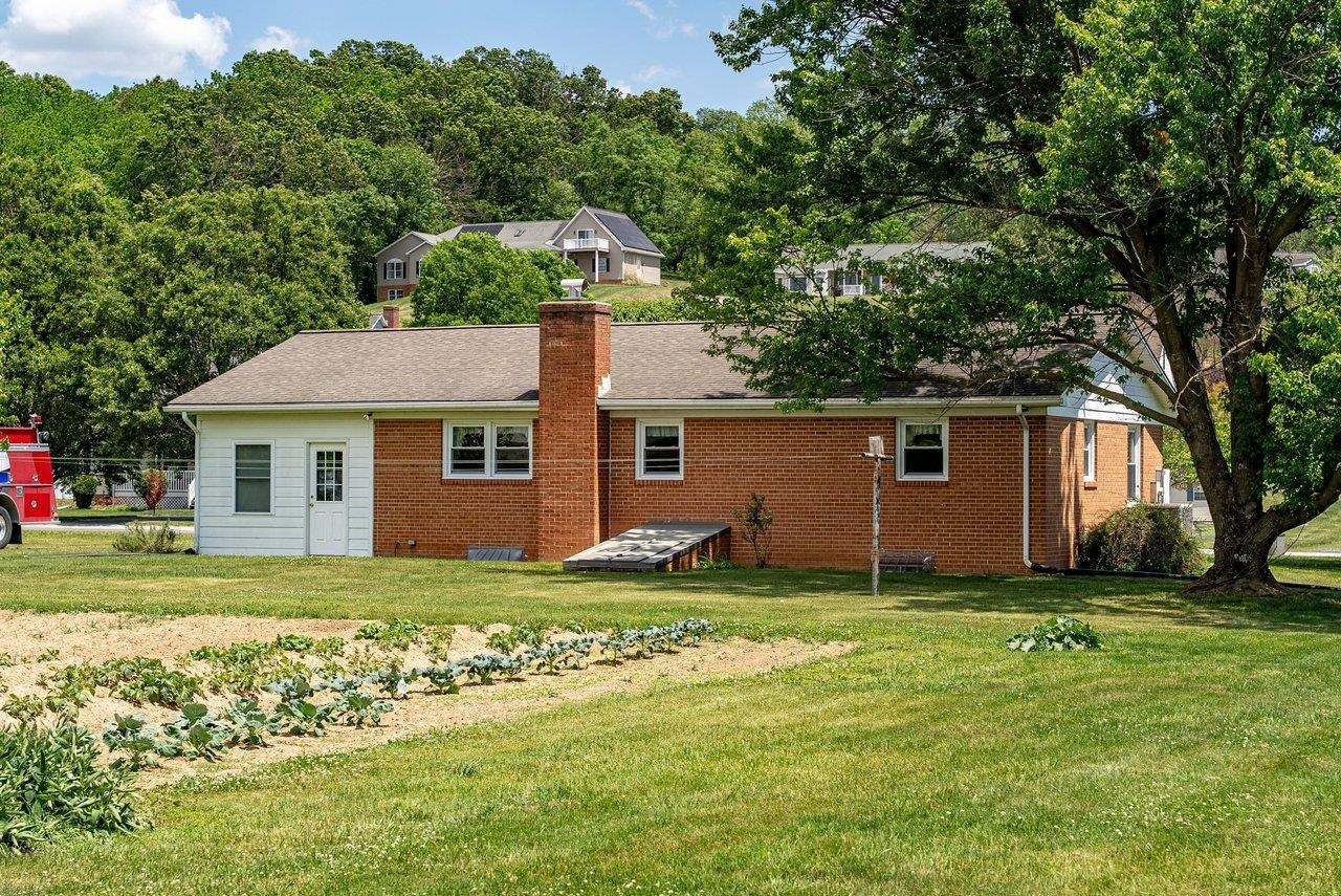 310 DRY RIVER RD, BRIDGEWATER, Virginia 22812, 3 Bedrooms Bedrooms, ,1 BathroomBathrooms,Residential,310 DRY RIVER RD,677478 MLS # 677478 310 DRY RIVER RD, BRIDGEWATER, Virginia 22812, 3 Bedrooms Bedrooms, ,1 BathroomBathrooms,Residential,310 DRY RIVER RD,677478 MLS # 677478