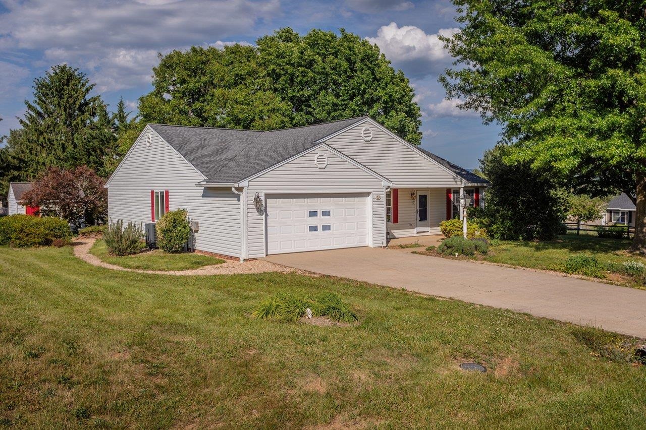 53 HARROGATE DR, FISHERSVILLE, Virginia 22939, 3 Bedrooms Bedrooms, ,2 BathroomsBathrooms,Residential,53 HARROGATE DR,677479 MLS # 677479 53 HARROGATE DR, FISHERSVILLE, Virginia 22939, 3 Bedrooms Bedrooms, ,2 BathroomsBathrooms,Residential,53 HARROGATE DR,677479 MLS # 677479