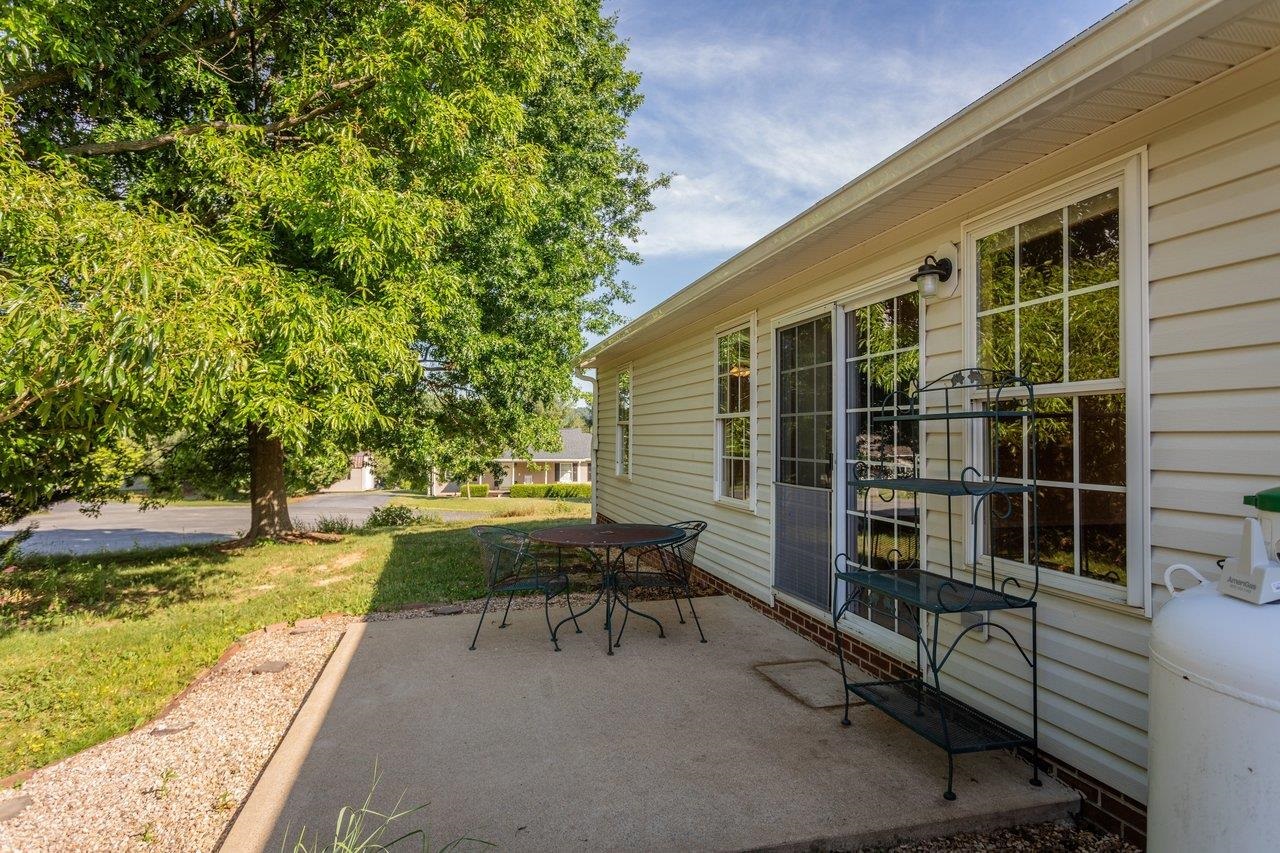 53 HARROGATE DR, FISHERSVILLE, Virginia 22939, 3 Bedrooms Bedrooms, ,2 BathroomsBathrooms,Residential,53 HARROGATE DR,677479 MLS # 677479 53 HARROGATE DR, FISHERSVILLE, Virginia 22939, 3 Bedrooms Bedrooms, ,2 BathroomsBathrooms,Residential,53 HARROGATE DR,677479 MLS # 677479