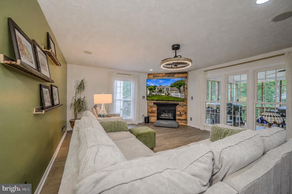 10322 EDINBURGH DR, SPOTSYLVANIA, Virginia 22553, 4 Bedrooms Bedrooms, ,3 BathroomsBathrooms,Residential,10322 EDINBURGH DR,VASP2042236 MLS # VASP2042236 10322 EDINBURGH DR, SPOTSYLVANIA, Virginia 22553, 4 Bedrooms Bedrooms, ,3 BathroomsBathrooms,Residential,10322 EDINBURGH DR,VASP2042236 MLS # VASP2042236