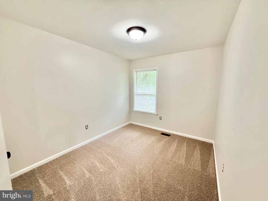 332 LAFAYETTE DR, CULPEPER, Virginia 22701, 3 Bedrooms Bedrooms, ,1 BathroomBathrooms,Residential,332 LAFAYETTE DR,VACU2013702 MLS # VACU2013702