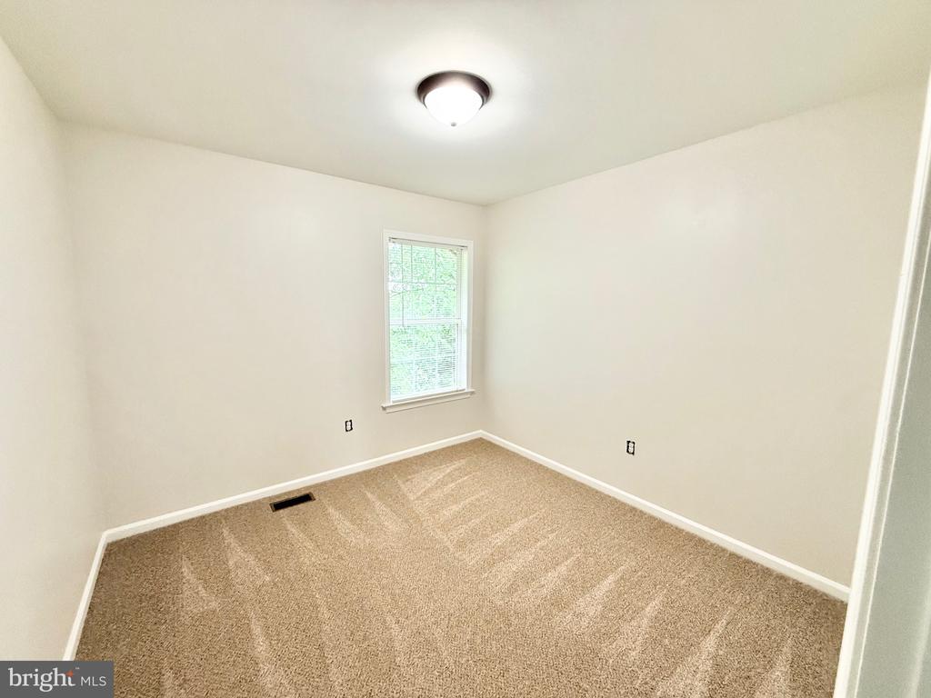 332 LAFAYETTE DR, CULPEPER, Virginia 22701, 3 Bedrooms Bedrooms, ,1 BathroomBathrooms,Residential,332 LAFAYETTE DR,VACU2013702 MLS # VACU2013702