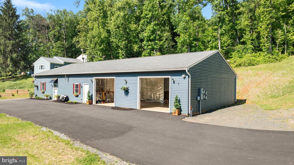 5331 MERRY OAKS RD, THE PLAINS, Virginia 20198, 3 Bedrooms Bedrooms, ,2 BathroomsBathrooms,Residential,5331 MERRY OAKS RD,VAFQ2022126 MLS # VAFQ2022126 5331 MERRY OAKS RD, THE PLAINS, Virginia 20198, 3 Bedrooms Bedrooms, ,2 BathroomsBathrooms,Residential,5331 MERRY OAKS RD,VAFQ2022126 MLS # VAFQ2022126
