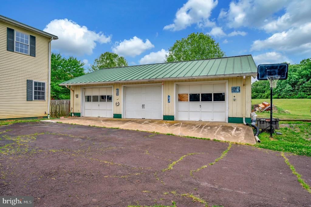 23202 VILLAGE RD, UNIONVILLE, Virginia 22567, 4 Bedrooms Bedrooms, ,3 BathroomsBathrooms,Residential,23202 VILLAGE RD,VAOR2014260 MLS # VAOR2014260