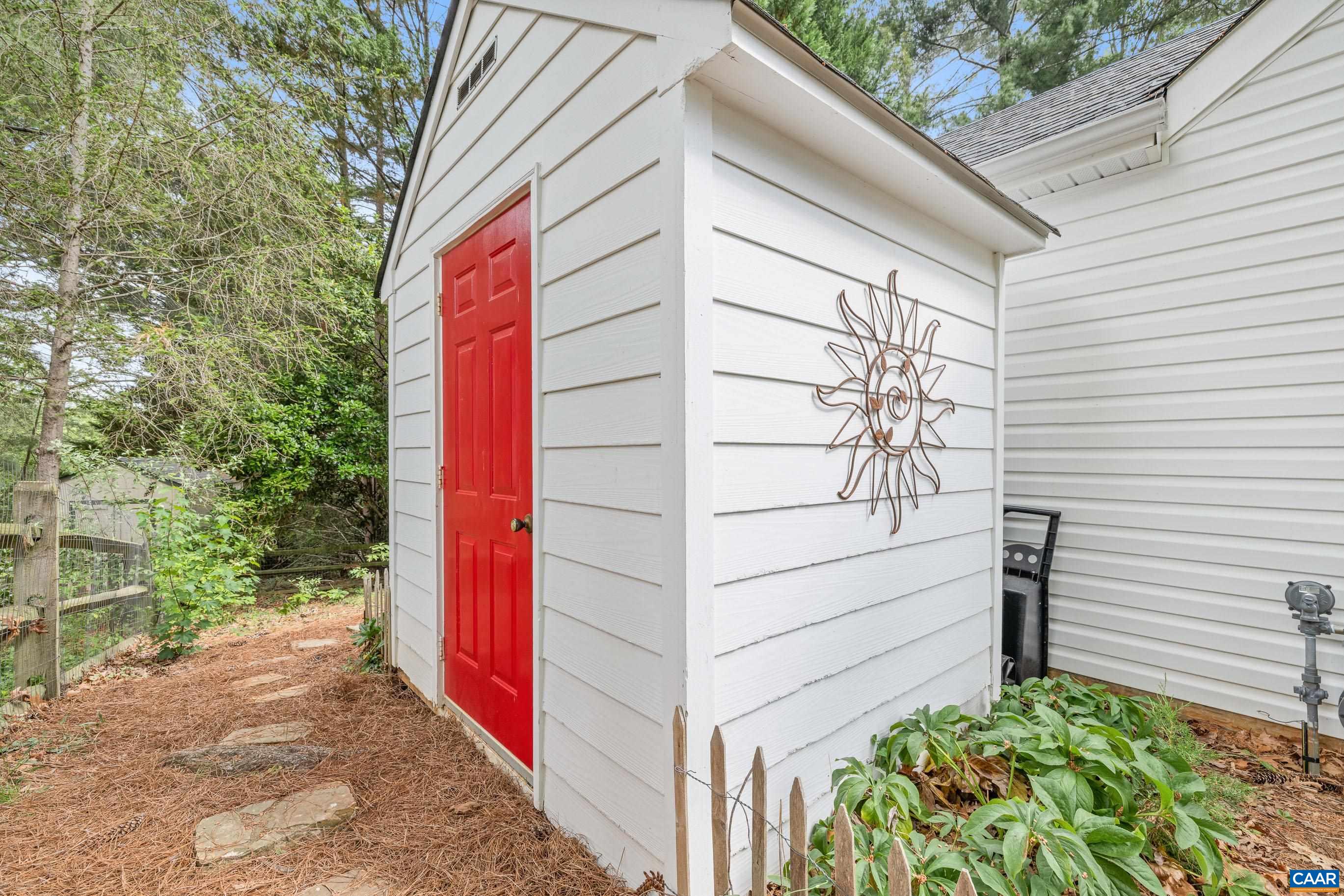 295 BLACKTHORN LN, CHARLOTTESVILLE, Virginia 22902, 3 Bedrooms Bedrooms, ,2 BathroomsBathrooms,Residential,295 BLACKTHORN LN,677449 MLS # 677449