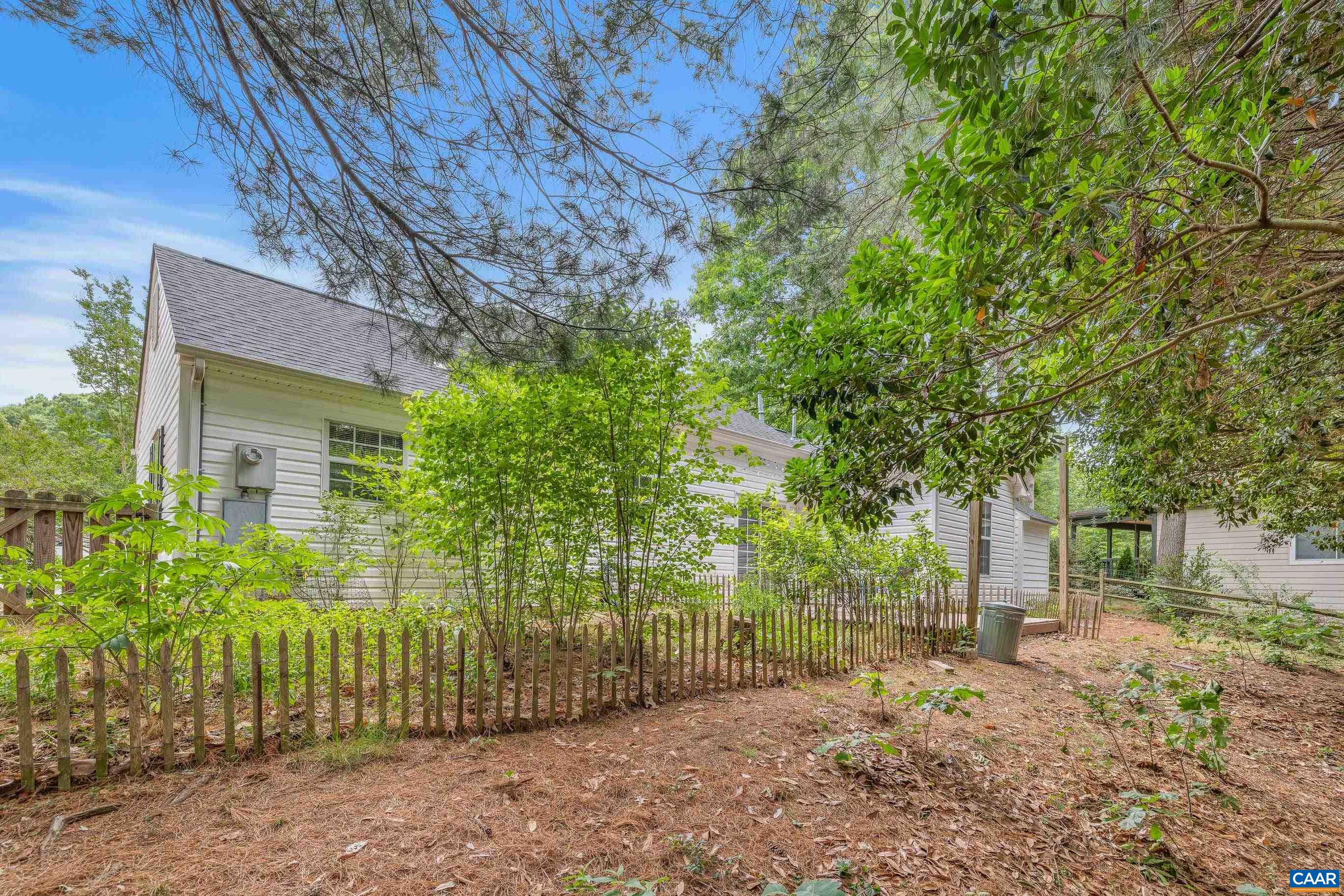 295 BLACKTHORN LN, CHARLOTTESVILLE, Virginia 22902, 3 Bedrooms Bedrooms, ,2 BathroomsBathrooms,Residential,295 BLACKTHORN LN,677449 MLS # 677449