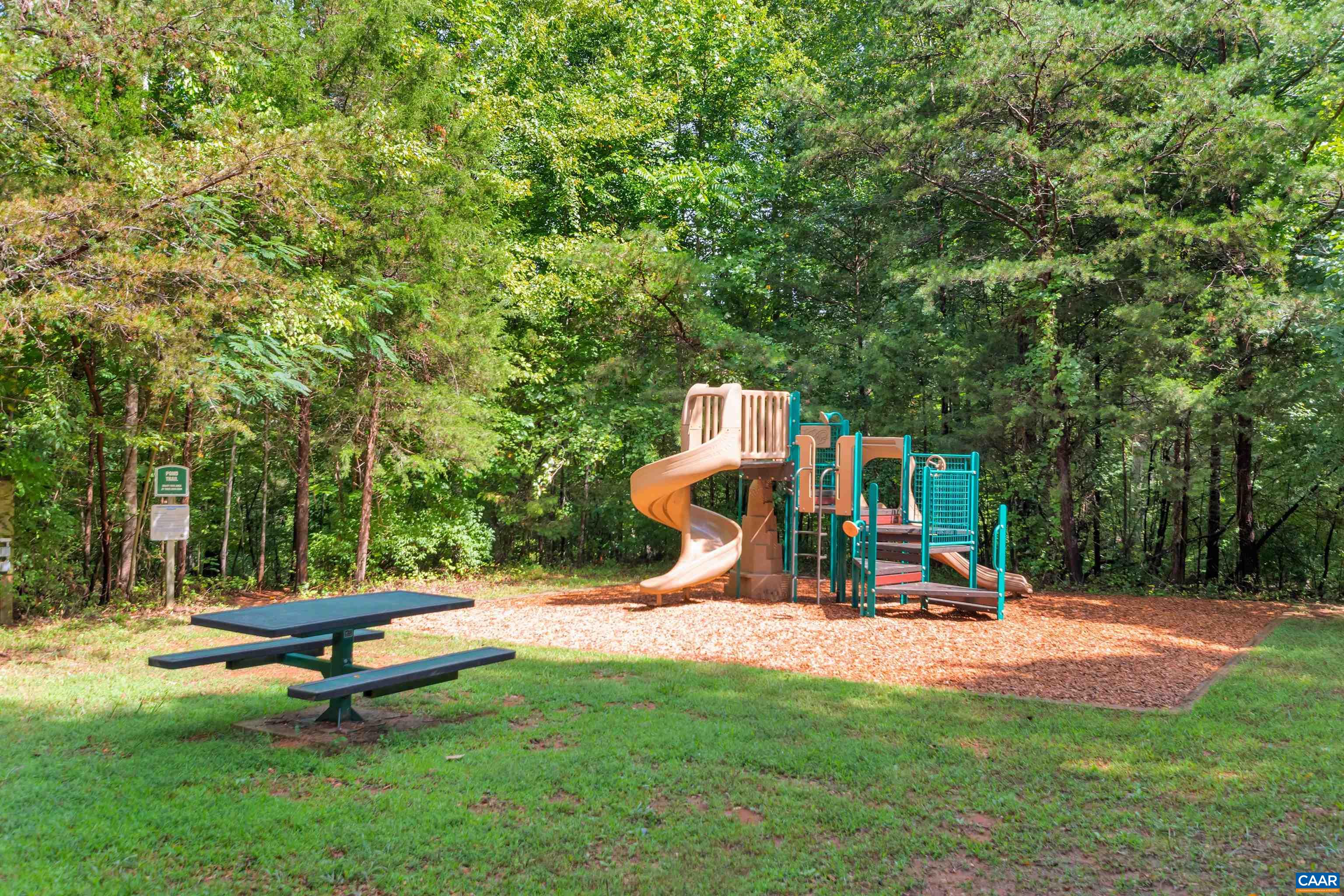 305 STARCREST RD, CHARLOTTESVILLE, Virginia 22902, 3 Bedrooms Bedrooms, ,2 BathroomsBathrooms,Residential,305 STARCREST RD,677504 MLS # 677504