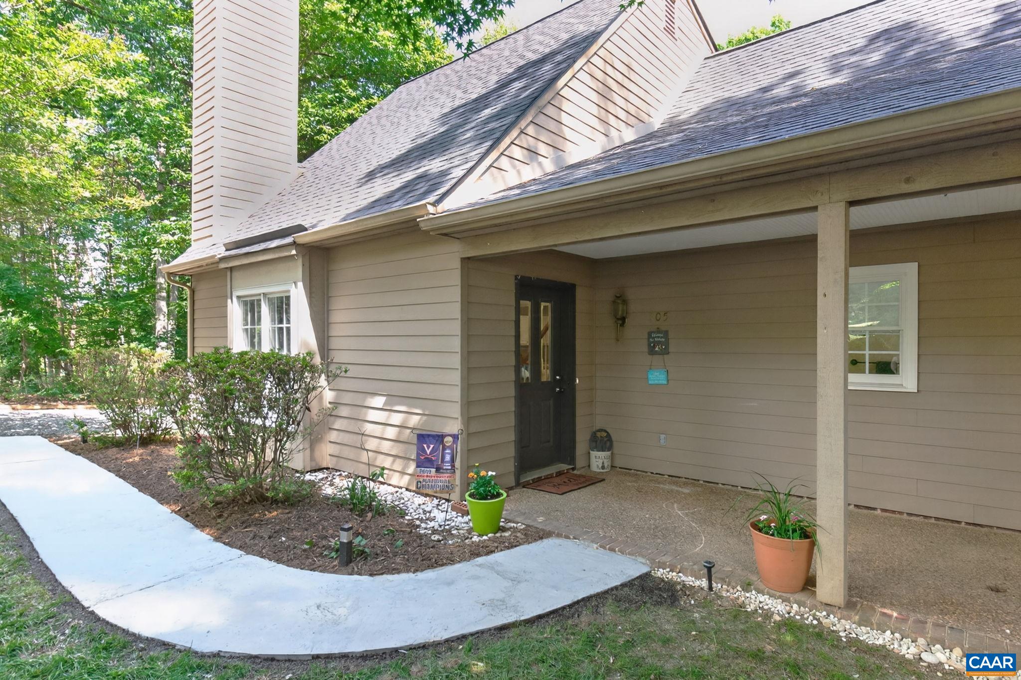 305 STARCREST RD, CHARLOTTESVILLE, Virginia 22902, 3 Bedrooms Bedrooms, ,2 BathroomsBathrooms,Residential,305 STARCREST RD,677504 MLS # 677504