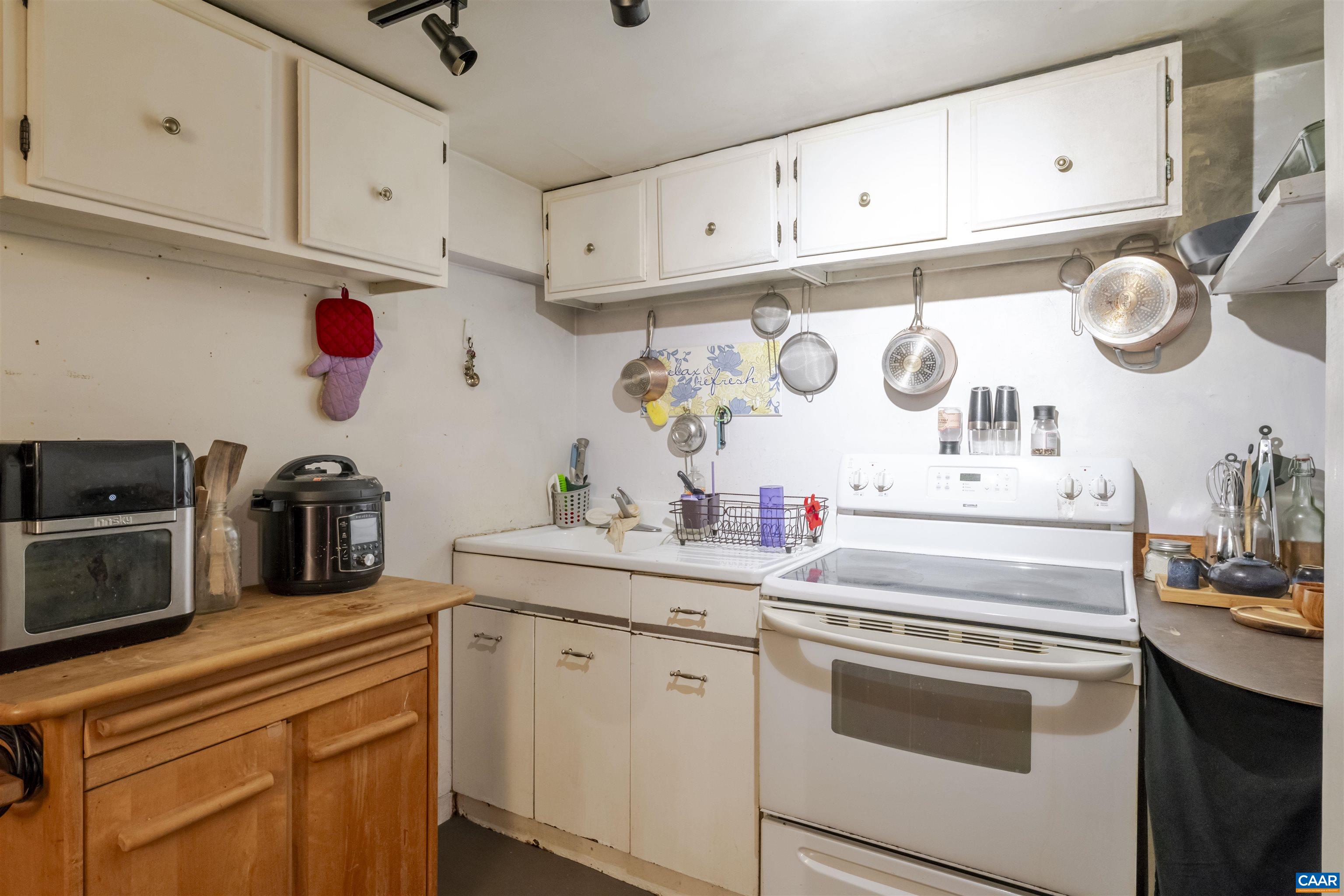 908 ROCKLAND AVE, CHARLOTTESVILLE, Virginia 22902, 3 Bedrooms Bedrooms, ,2 BathroomsBathrooms,Residential,908 ROCKLAND AVE,677524 MLS # 677524