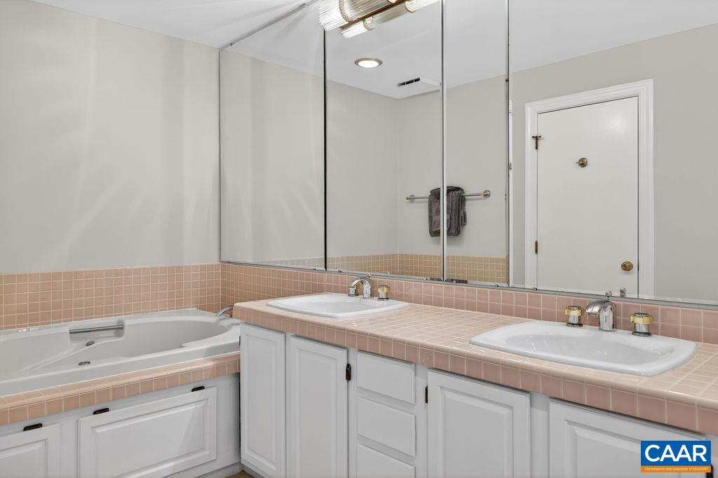 1817 HIGH RIDGE CT CONDOS, WINTERGREEN RESORT, Virginia 22967, 3 Bedrooms Bedrooms, ,3 BathroomsBathrooms,Residential,1817 HIGH RIDGE CT CONDOS,677526 MLS # 677526