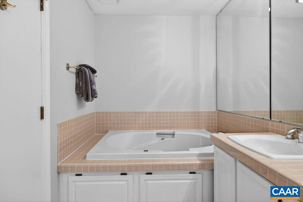 1817 HIGH RIDGE CT CONDOS, WINTERGREEN RESORT, Virginia 22967, 3 Bedrooms Bedrooms, ,3 BathroomsBathrooms,Residential,1817 HIGH RIDGE CT CONDOS,677526 MLS # 677526
