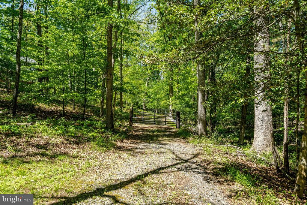 2429 CROMWELL RD, CATLETT, Virginia 20119, 4 Bedrooms Bedrooms, ,2 BathroomsBathrooms,Residential,2429 CROMWELL RD,VAFQ2021850 MLS # VAFQ2021850