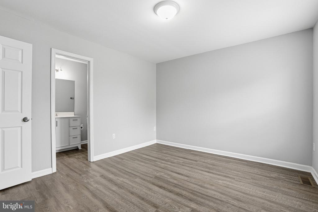 2216 MINNEAR ST, FREDERICKSBURG, Virginia 22407, 2 Bedrooms Bedrooms, ,2 BathroomsBathrooms,Residential,MILL GARDEN,2216 MINNEAR ST,VASP2042020 MLS # VASP2042020