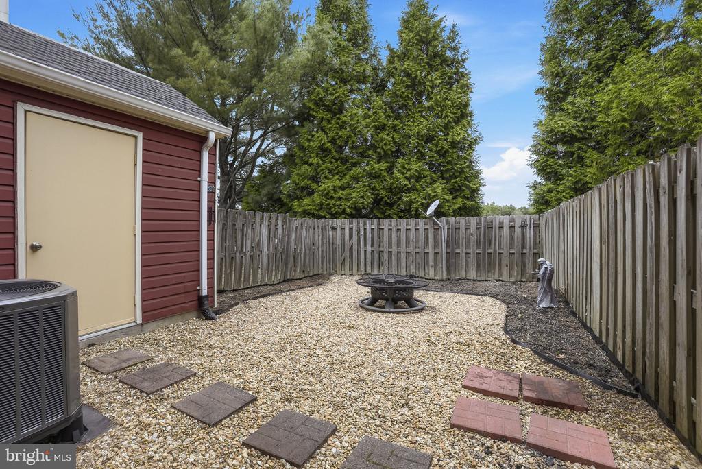 2216 MINNEAR ST, FREDERICKSBURG, Virginia 22407, 2 Bedrooms Bedrooms, ,2 BathroomsBathrooms,Residential,MILL GARDEN,2216 MINNEAR ST,VASP2042020 MLS # VASP2042020