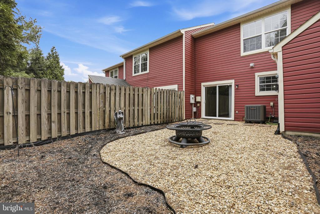 2216 MINNEAR ST, FREDERICKSBURG, Virginia 22407, 2 Bedrooms Bedrooms, ,2 BathroomsBathrooms,Residential,MILL GARDEN,2216 MINNEAR ST,VASP2042020 MLS # VASP2042020