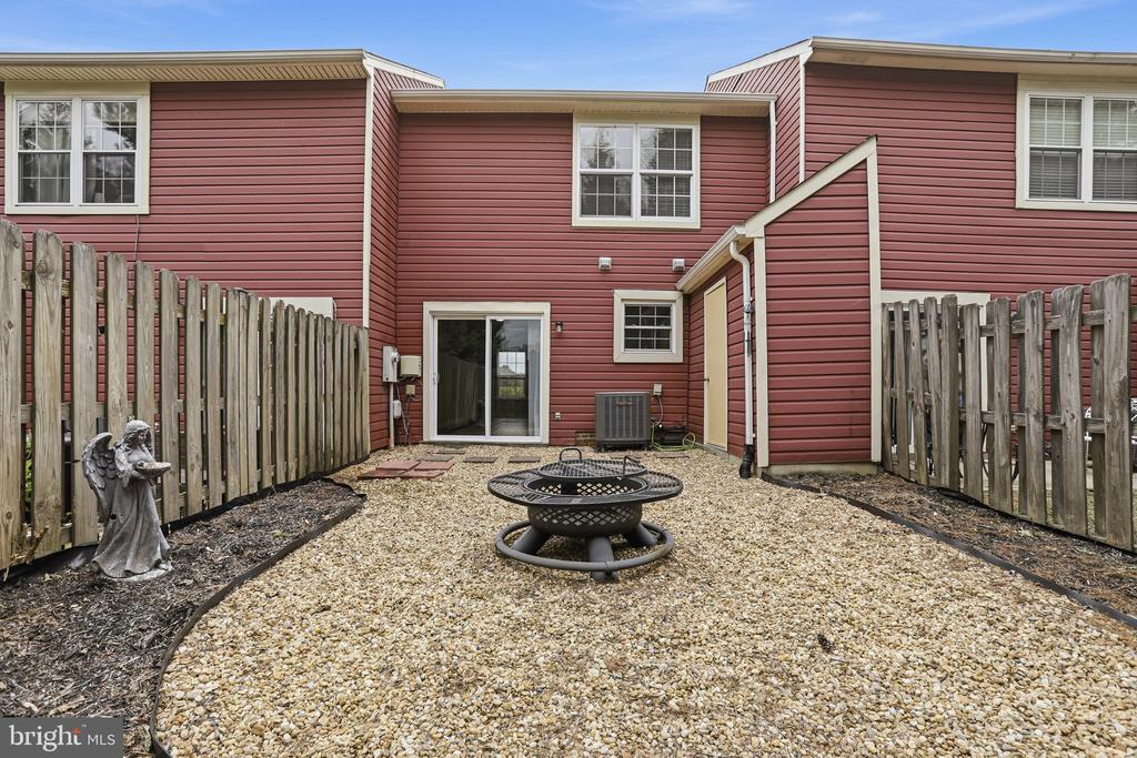 2216 MINNEAR ST, FREDERICKSBURG, Virginia 22407, 2 Bedrooms Bedrooms, ,2 BathroomsBathrooms,Residential,MILL GARDEN,2216 MINNEAR ST,VASP2042020 MLS # VASP2042020