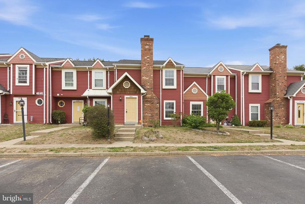 2216 MINNEAR ST, FREDERICKSBURG, Virginia 22407, 2 Bedrooms Bedrooms, ,2 BathroomsBathrooms,Residential,MILL GARDEN,2216 MINNEAR ST,VASP2042020 MLS # VASP2042020