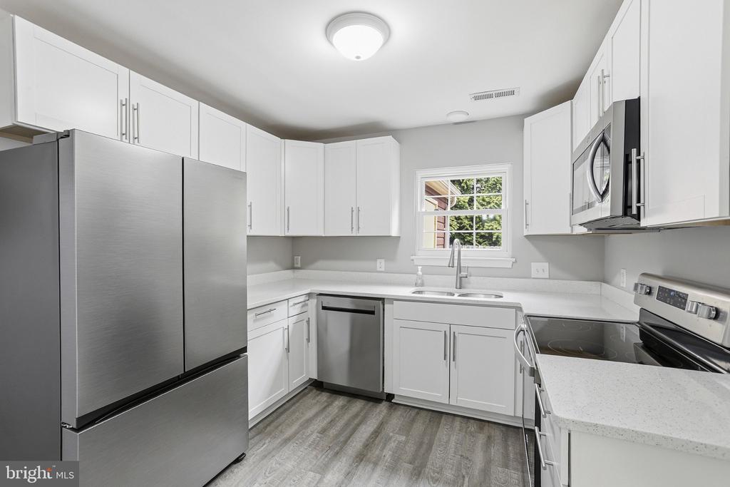 2216 MINNEAR ST, FREDERICKSBURG, Virginia 22407, 2 Bedrooms Bedrooms, ,2 BathroomsBathrooms,Residential,MILL GARDEN,2216 MINNEAR ST,VASP2042020 MLS # VASP2042020
