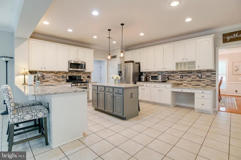 7586 SWEETGUM CT, WARRENTON, Virginia 20187, 4 Bedrooms Bedrooms, ,3 BathroomsBathrooms,Residential,7586 SWEETGUM CT,VAFQ2022162 MLS # VAFQ2022162 7586 SWEETGUM CT, WARRENTON, Virginia 20187, 4 Bedrooms Bedrooms, ,3 BathroomsBathrooms,Residential,7586 SWEETGUM CT,VAFQ2022162 MLS # VAFQ2022162