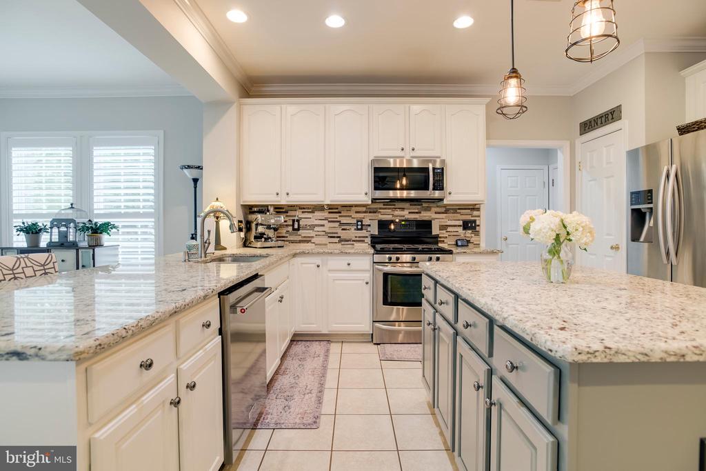7586 SWEETGUM CT, WARRENTON, Virginia 20187, 4 Bedrooms Bedrooms, ,3 BathroomsBathrooms,Residential,7586 SWEETGUM CT,VAFQ2022162 MLS # VAFQ2022162 7586 SWEETGUM CT, WARRENTON, Virginia 20187, 4 Bedrooms Bedrooms, ,3 BathroomsBathrooms,Residential,7586 SWEETGUM CT,VAFQ2022162 MLS # VAFQ2022162