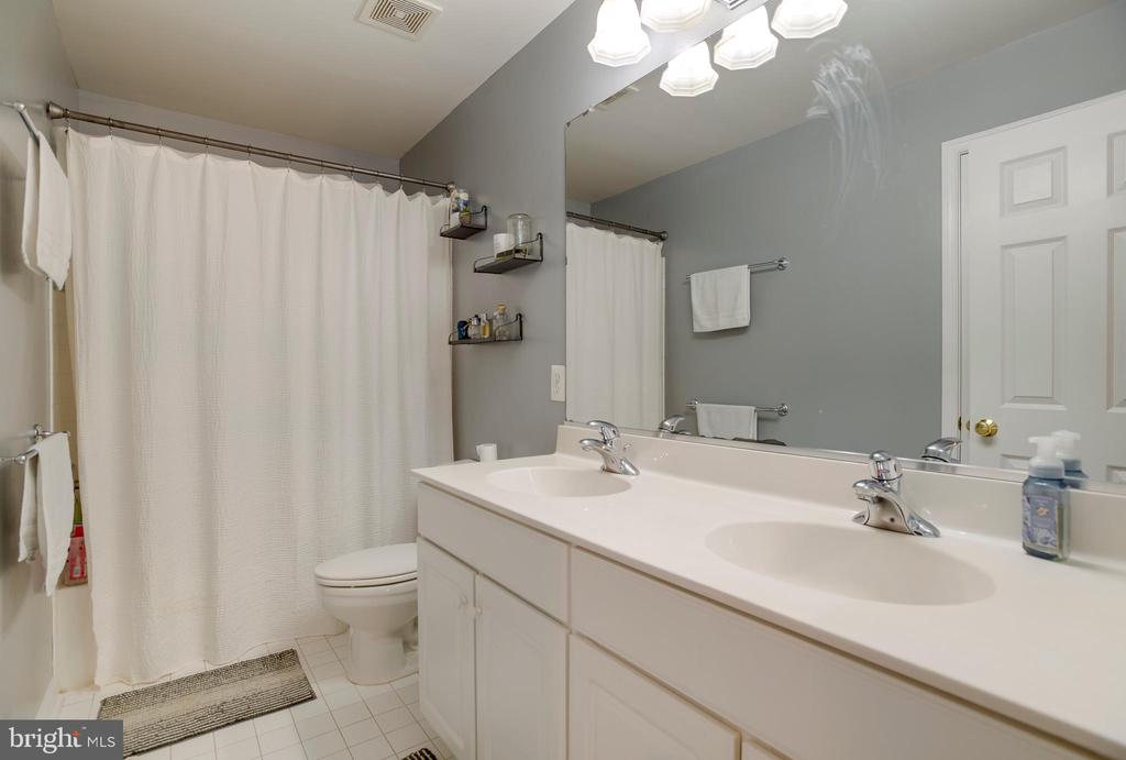 7586 SWEETGUM CT, WARRENTON, Virginia 20187, 4 Bedrooms Bedrooms, ,3 BathroomsBathrooms,Residential,7586 SWEETGUM CT,VAFQ2022162 MLS # VAFQ2022162 7586 SWEETGUM CT, WARRENTON, Virginia 20187, 4 Bedrooms Bedrooms, ,3 BathroomsBathrooms,Residential,7586 SWEETGUM CT,VAFQ2022162 MLS # VAFQ2022162