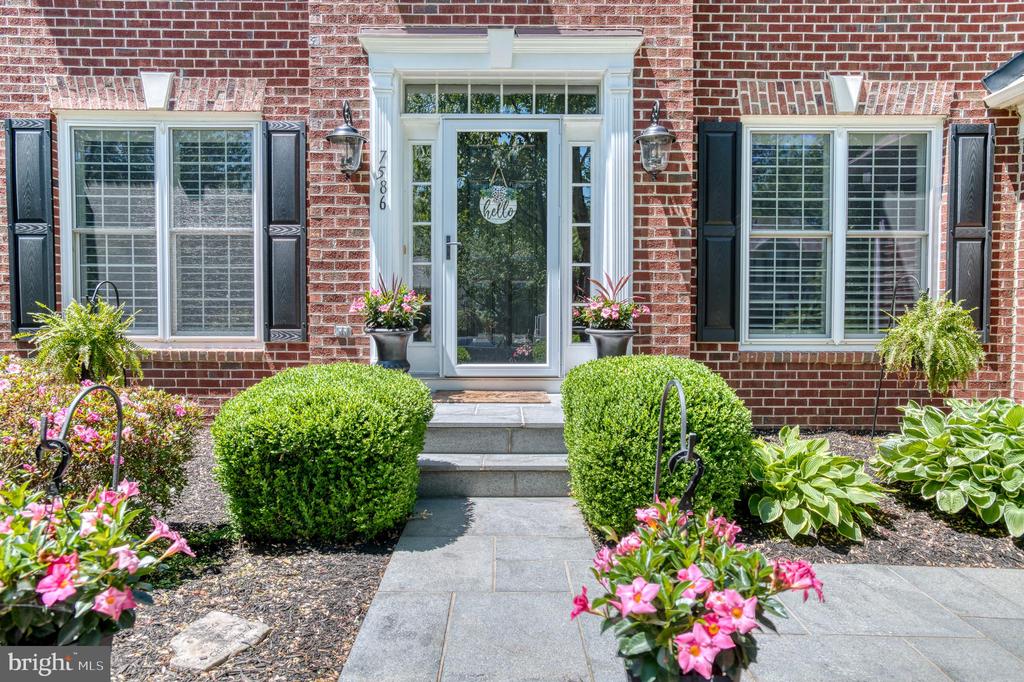 7586 SWEETGUM CT, WARRENTON, Virginia 20187, 4 Bedrooms Bedrooms, ,3 BathroomsBathrooms,Residential,7586 SWEETGUM CT,VAFQ2022162 MLS # VAFQ2022162 7586 SWEETGUM CT, WARRENTON, Virginia 20187, 4 Bedrooms Bedrooms, ,3 BathroomsBathrooms,Residential,7586 SWEETGUM CT,VAFQ2022162 MLS # VAFQ2022162
