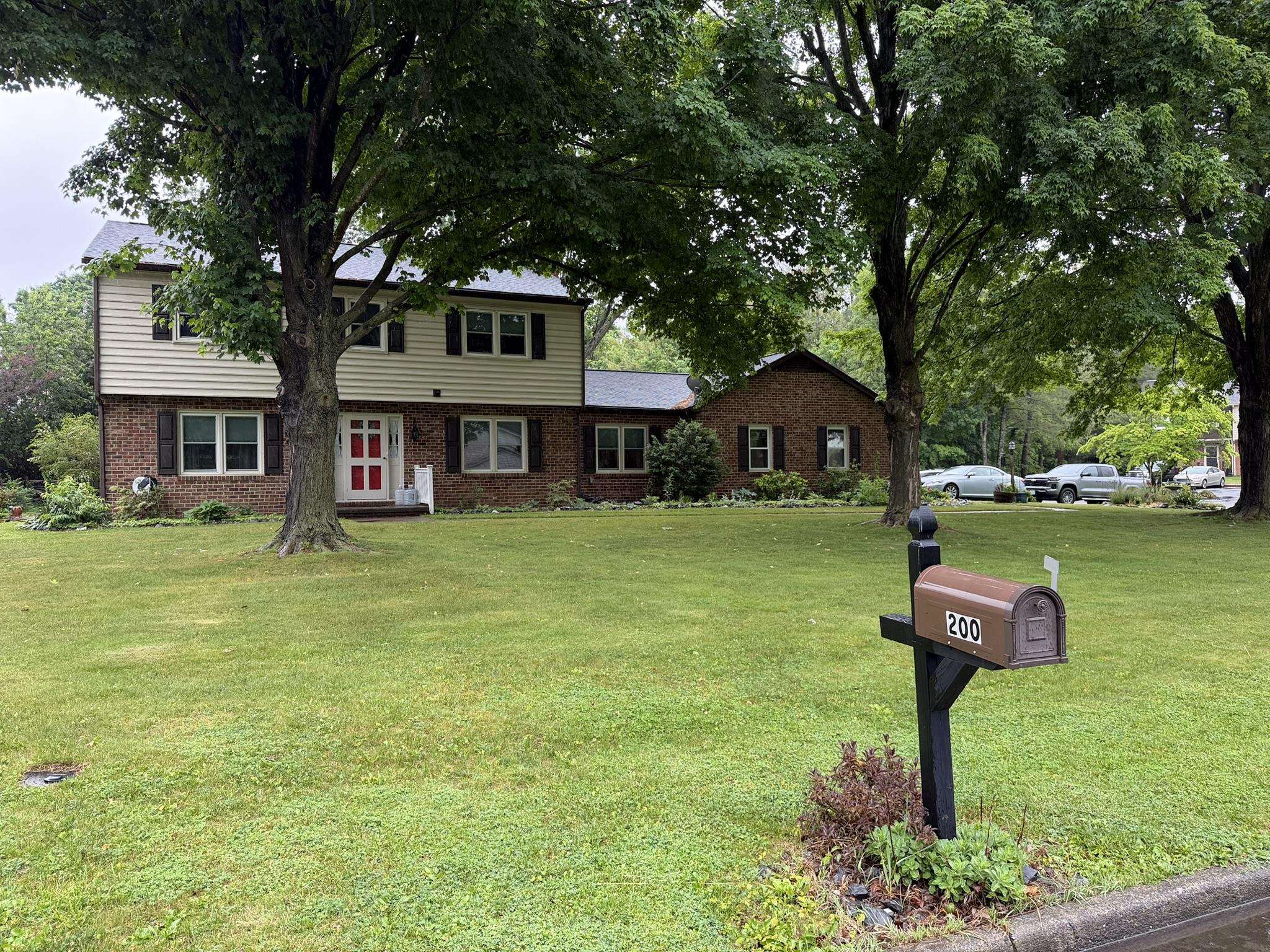 200 PELHAM DR, WAYNESBORO, Virginia 22980, 5 Bedrooms Bedrooms, ,3 BathroomsBathrooms,Residential,200 PELHAM DR,677529 MLS # 677529 200 PELHAM DR, WAYNESBORO, Virginia 22980, 5 Bedrooms Bedrooms, ,3 BathroomsBathrooms,Residential,200 PELHAM DR,677529 MLS # 677529