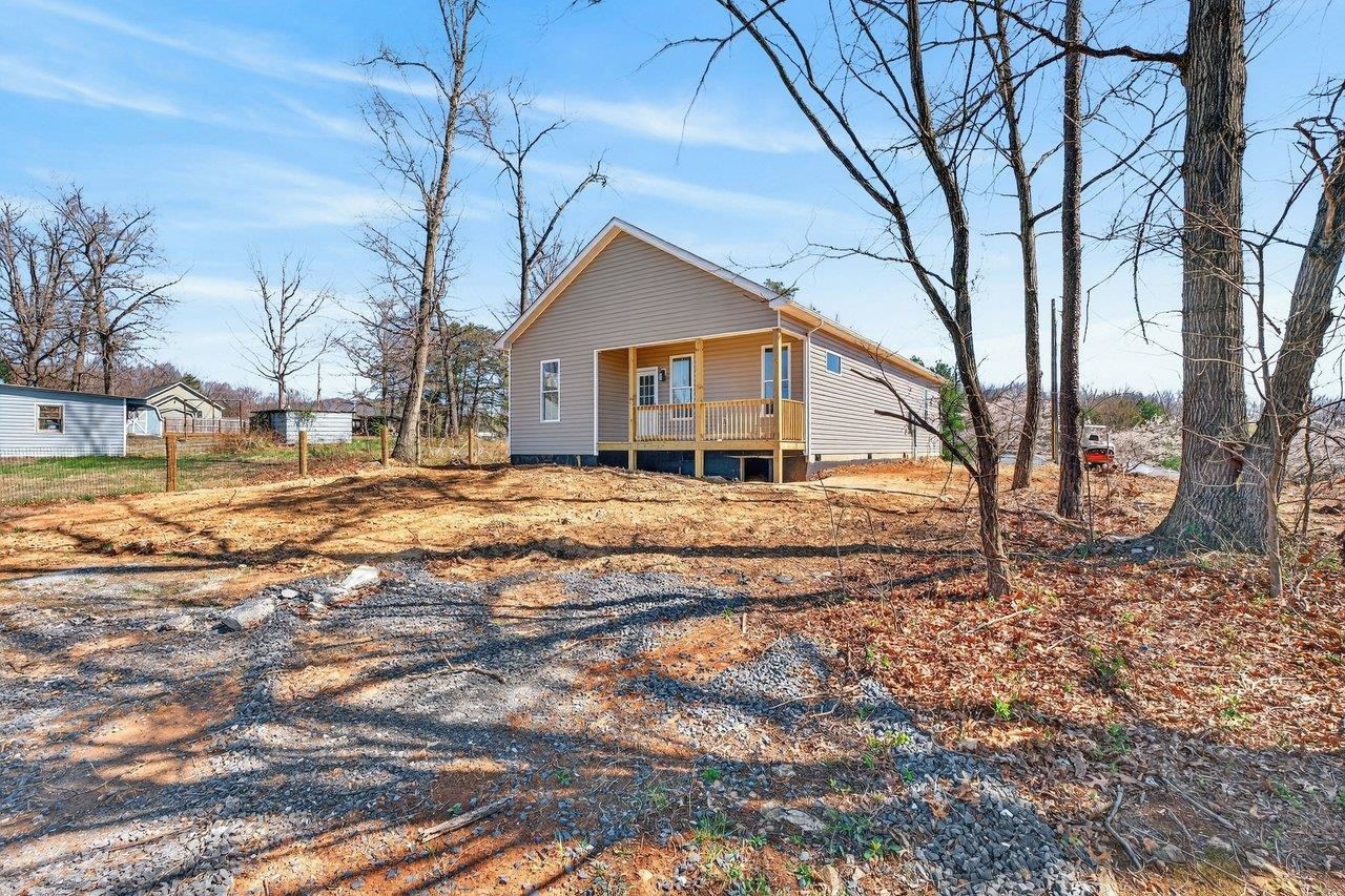 487 POCAHONTAS AVE, SHENANDOAH, Virginia 22849, 3 Bedrooms Bedrooms, ,2 BathroomsBathrooms,Residential,487 POCAHONTAS AVE,677533 MLS # 677533 487 POCAHONTAS AVE, SHENANDOAH, Virginia 22849, 3 Bedrooms Bedrooms, ,2 BathroomsBathrooms,Residential,487 POCAHONTAS AVE,677533 MLS # 677533