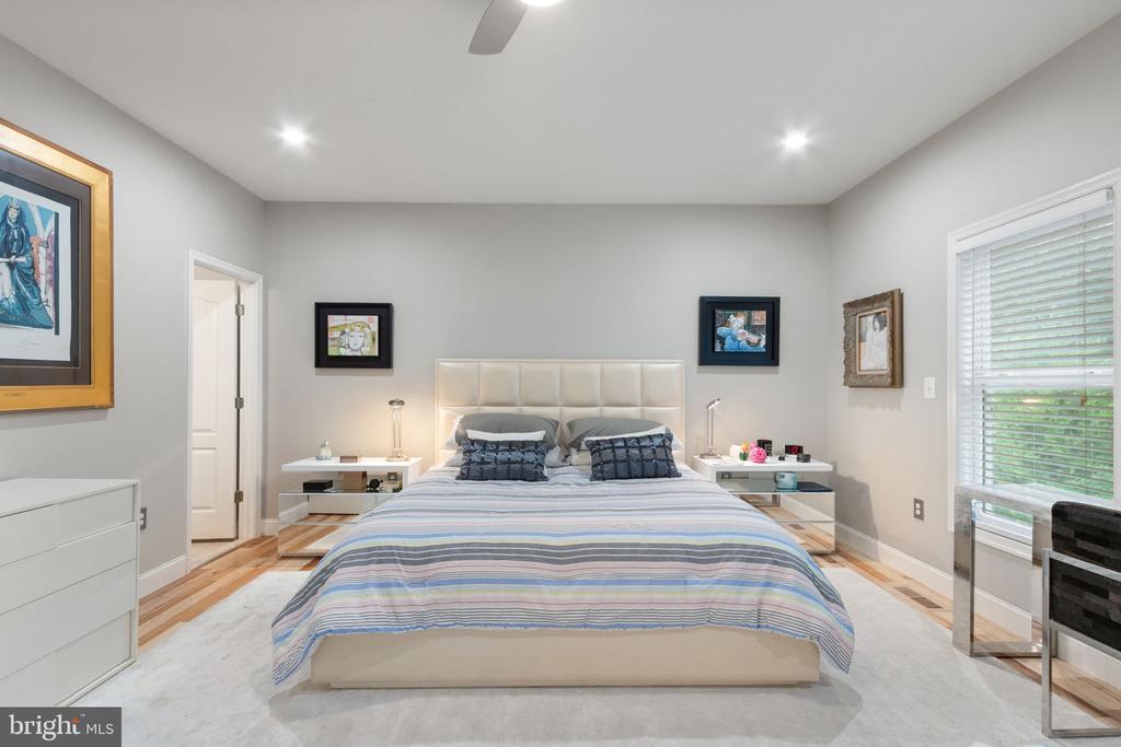 11913 OLD HICKORY CT, SPOTSYLVANIA, Virginia 22551, 4 Bedrooms Bedrooms, ,3 BathroomsBathrooms,Residential,11913 OLD HICKORY CT,VASP2041948 MLS # VASP2041948