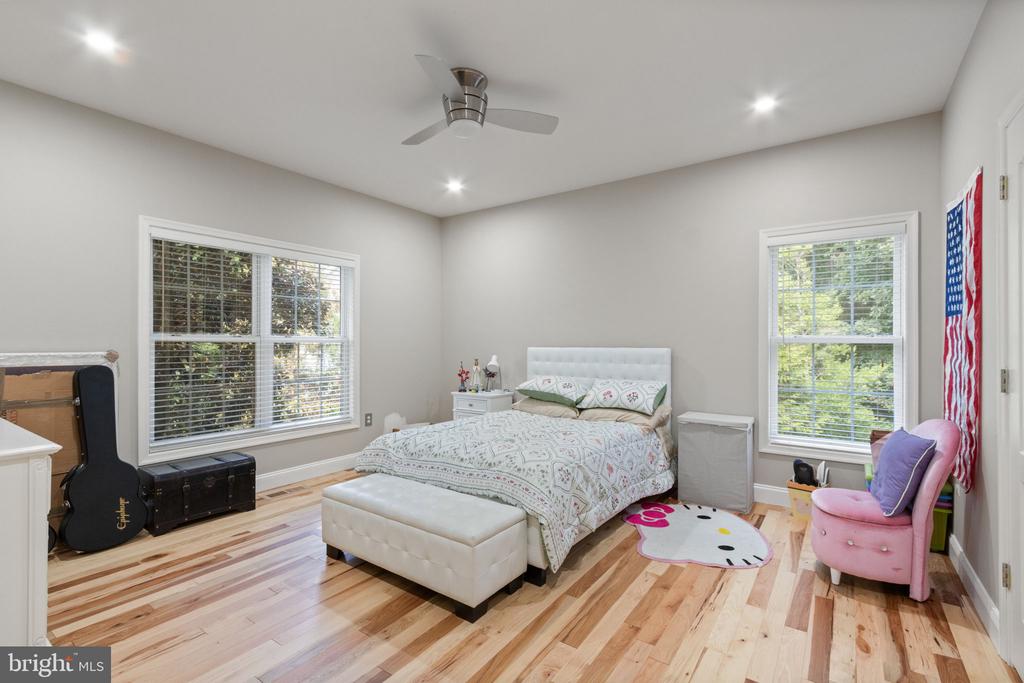 11913 OLD HICKORY CT, SPOTSYLVANIA, Virginia 22551, 4 Bedrooms Bedrooms, ,3 BathroomsBathrooms,Residential,11913 OLD HICKORY CT,VASP2041948 MLS # VASP2041948