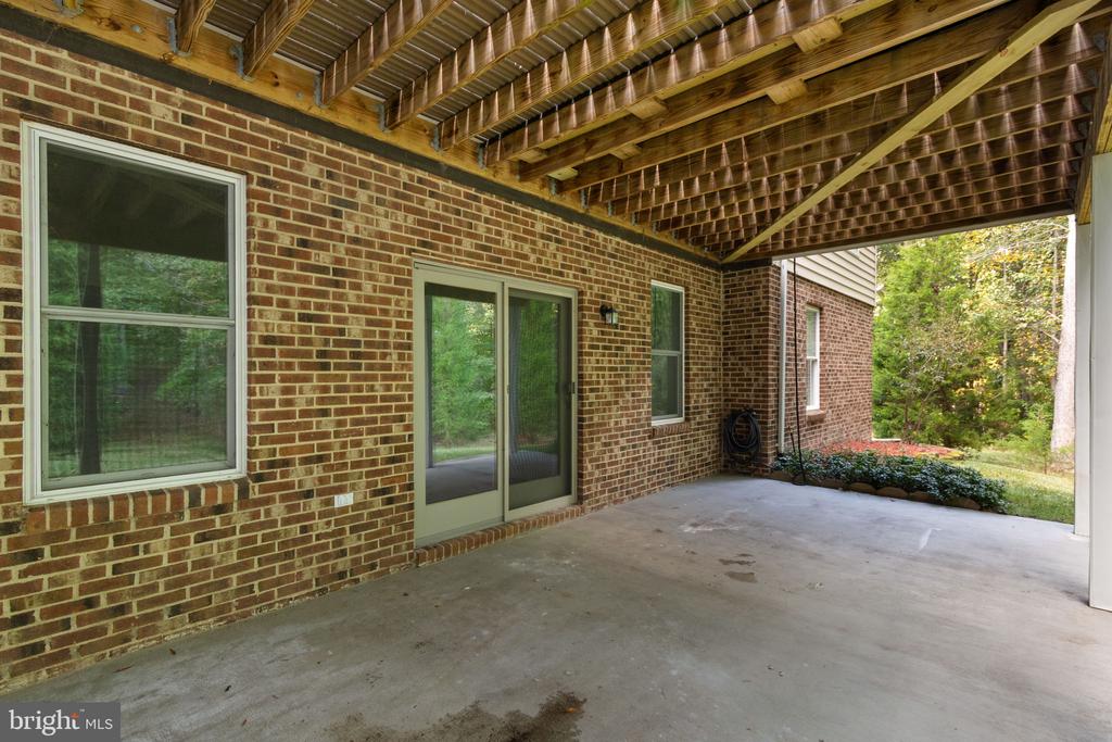 11913 OLD HICKORY CT, SPOTSYLVANIA, Virginia 22551, 4 Bedrooms Bedrooms, ,3 BathroomsBathrooms,Residential,11913 OLD HICKORY CT,VASP2041948 MLS # VASP2041948