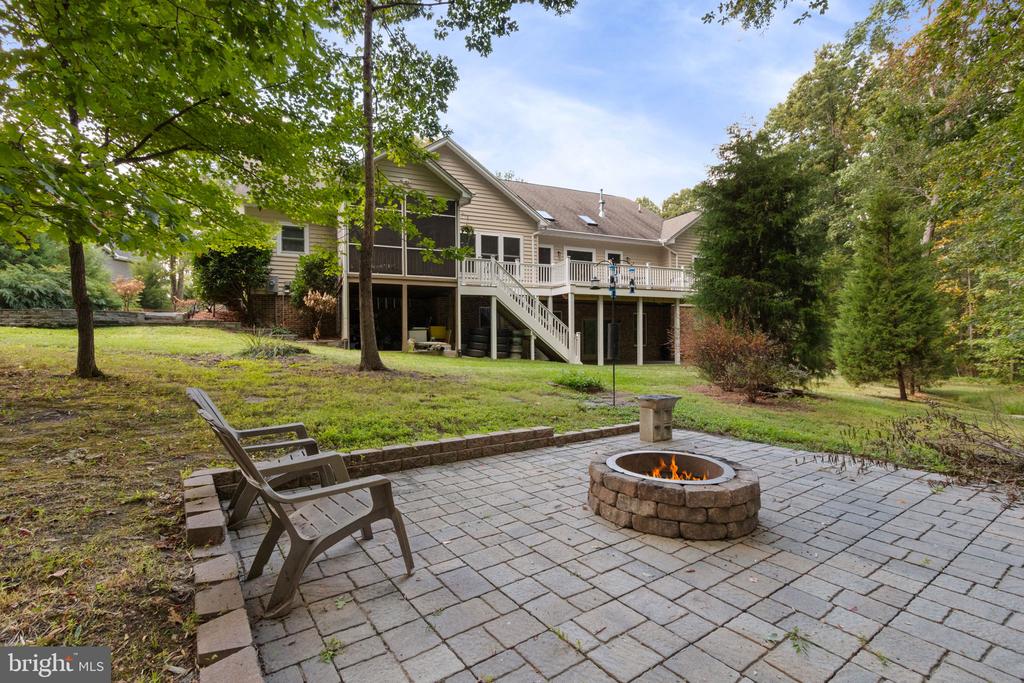 11913 OLD HICKORY CT, SPOTSYLVANIA, Virginia 22551, 4 Bedrooms Bedrooms, ,3 BathroomsBathrooms,Residential,11913 OLD HICKORY CT,VASP2041948 MLS # VASP2041948