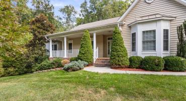 11913 OLD HICKORY CT, SPOTSYLVANIA, Virginia 22551, 4 Bedrooms Bedrooms, ,3 BathroomsBathrooms,Residential,11913 OLD HICKORY CT,VASP2041948 MLS # VASP2041948