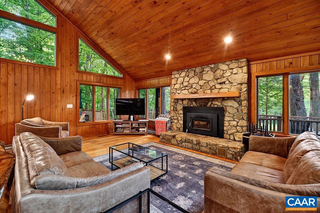27 FOX SPARROW LN, WINTERGREEN RESORT, Virginia 22967, 5 Bedrooms Bedrooms, ,6 BathroomsBathrooms,Residential,27 FOX SPARROW LN,677535 MLS # 677535