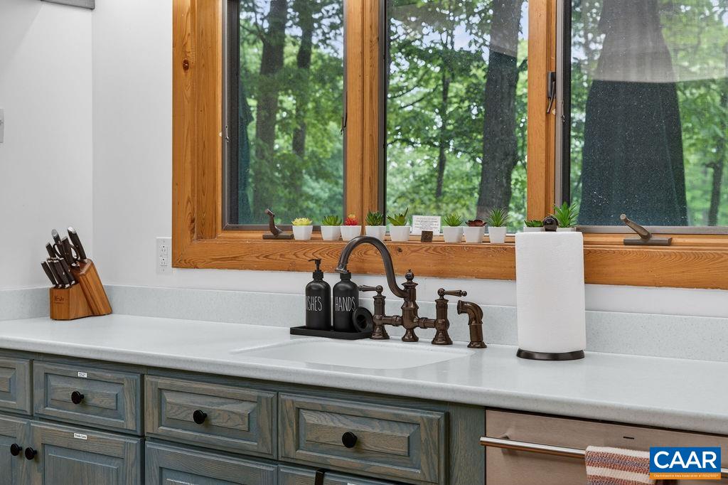 27 FOX SPARROW LN, WINTERGREEN RESORT, Virginia 22967, 5 Bedrooms Bedrooms, ,6 BathroomsBathrooms,Residential,27 FOX SPARROW LN,677535 MLS # 677535
