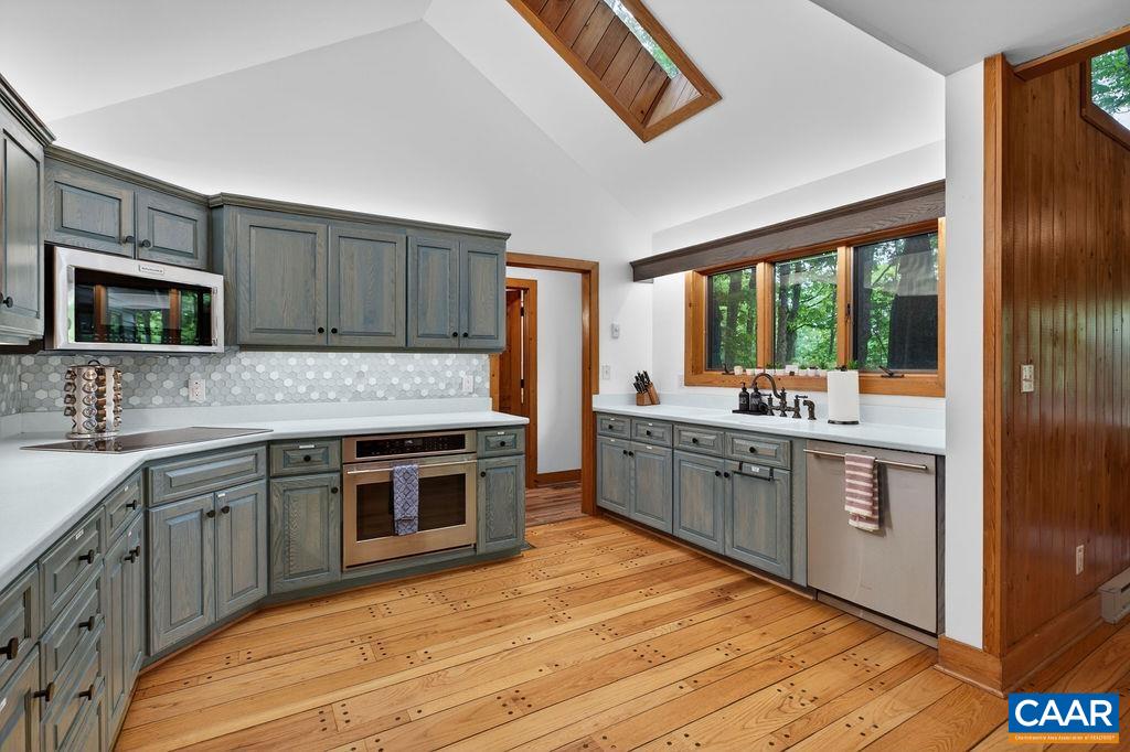 27 FOX SPARROW LN, WINTERGREEN RESORT, Virginia 22967, 5 Bedrooms Bedrooms, ,6 BathroomsBathrooms,Residential,27 FOX SPARROW LN,677535 MLS # 677535