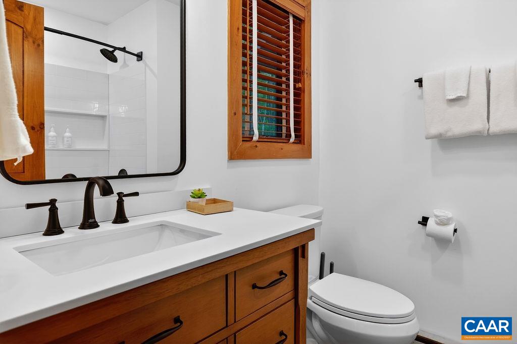 Attached guest bath