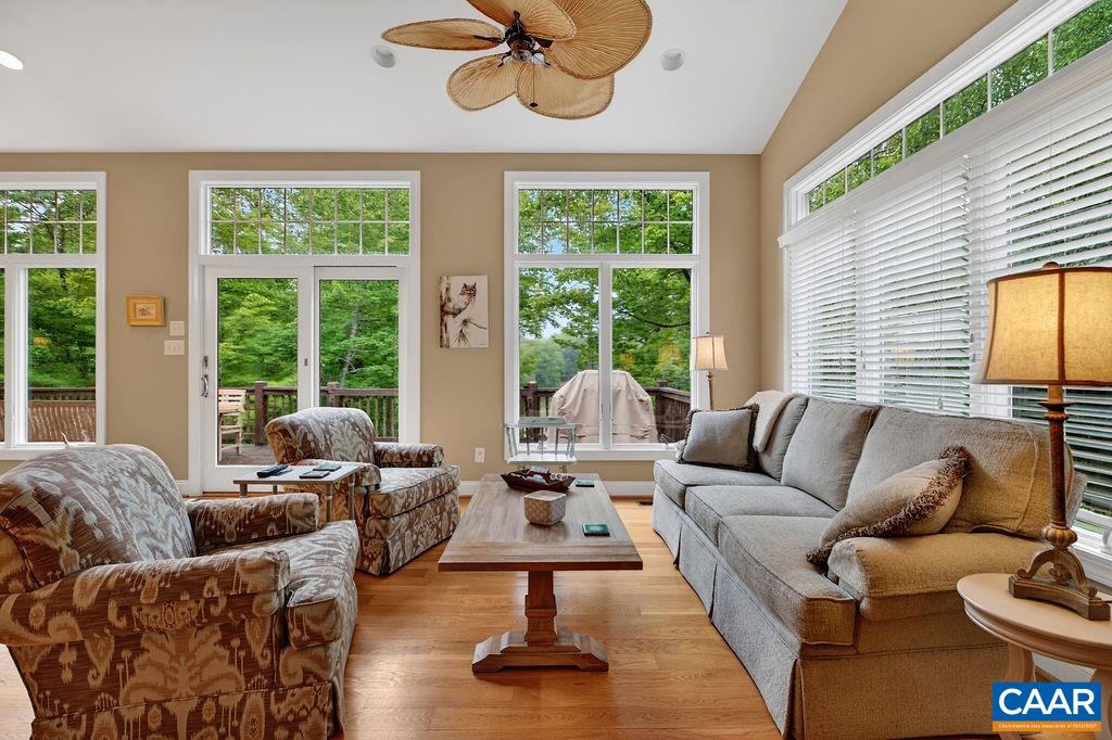 Most of the high-end furnishings may be available for purchase separately, subject to terms agreed upon between the buyer and seller. Most of the high-end furnishings may be available for purchase separately, subject to terms agreed upon between the buyer and seller.