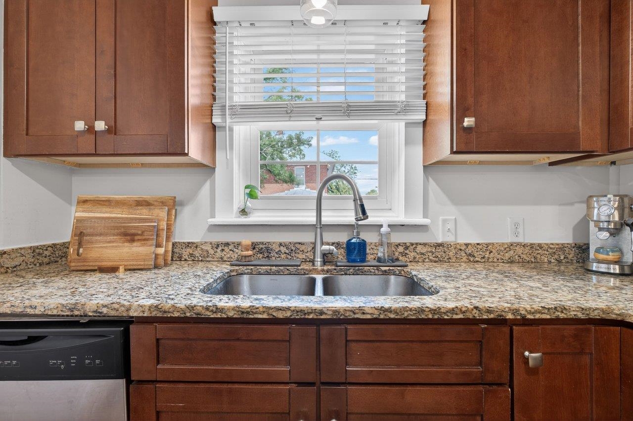1088 COLLEGE AVE, HARRISONBURG, Virginia 22801, 6 Bedrooms Bedrooms, ,4 BathroomsBathrooms,Residential,1088 COLLEGE AVE,676991 MLS # 676991 1088 COLLEGE AVE, HARRISONBURG, Virginia 22801, 6 Bedrooms Bedrooms, ,4 BathroomsBathrooms,Residential,1088 COLLEGE AVE,676991 MLS # 676991