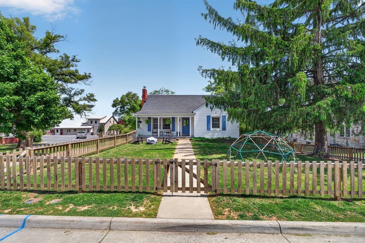 1088 COLLEGE AVE, HARRISONBURG, Virginia 22801, 6 Bedrooms Bedrooms, ,4 BathroomsBathrooms,Residential,1088 COLLEGE AVE,676991 MLS # 676991 1088 COLLEGE AVE, HARRISONBURG, Virginia 22801, 6 Bedrooms Bedrooms, ,4 BathroomsBathrooms,Residential,1088 COLLEGE AVE,676991 MLS # 676991